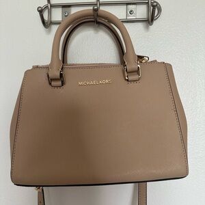 Michael Kors Crossbody